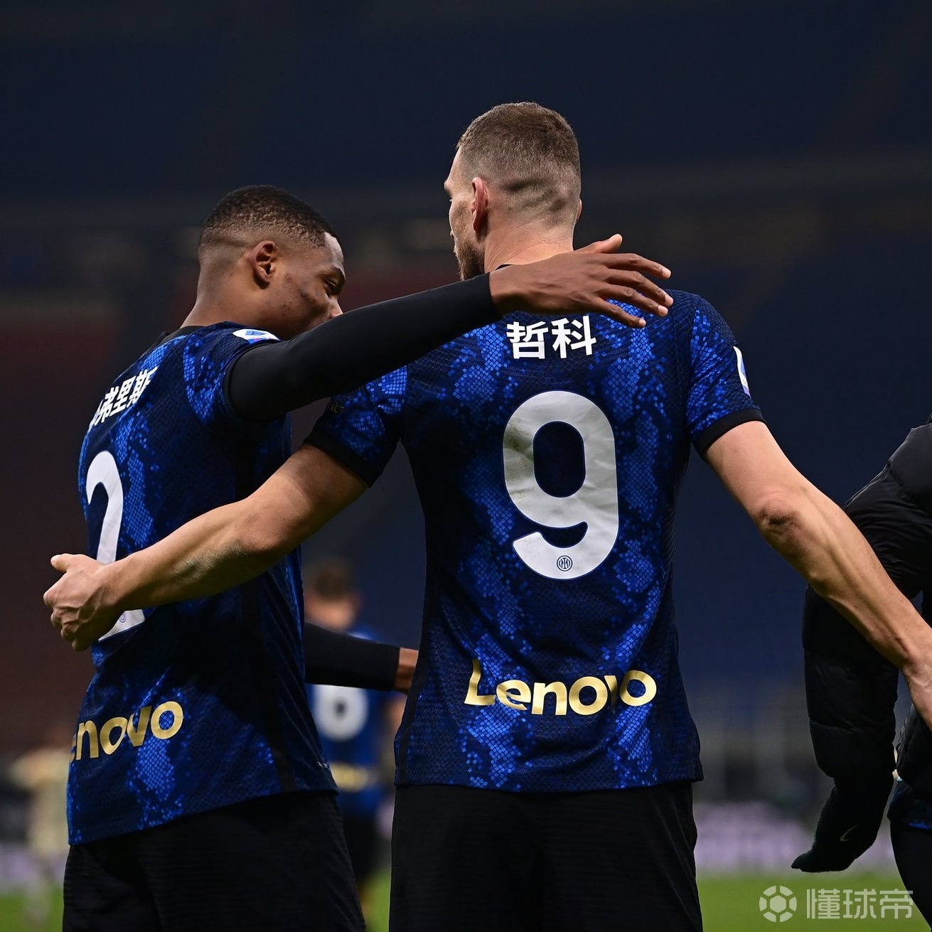 九游娱乐-包含赛后突围战来临，塞维利亚围绕意大利杯扳平良机，压力陡增，球队文化再被提及的词条