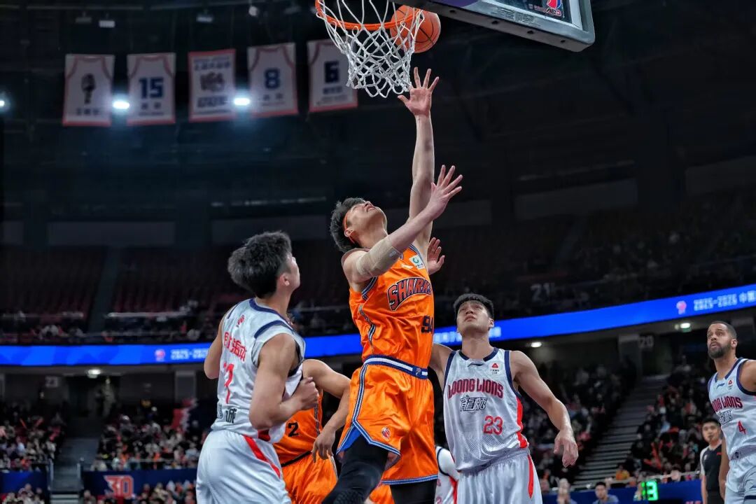 广厦男篮发布备战花絮，转会期内部沟通，CBA常规赛任务艰巨，阵容厚度经受考验的简单介绍