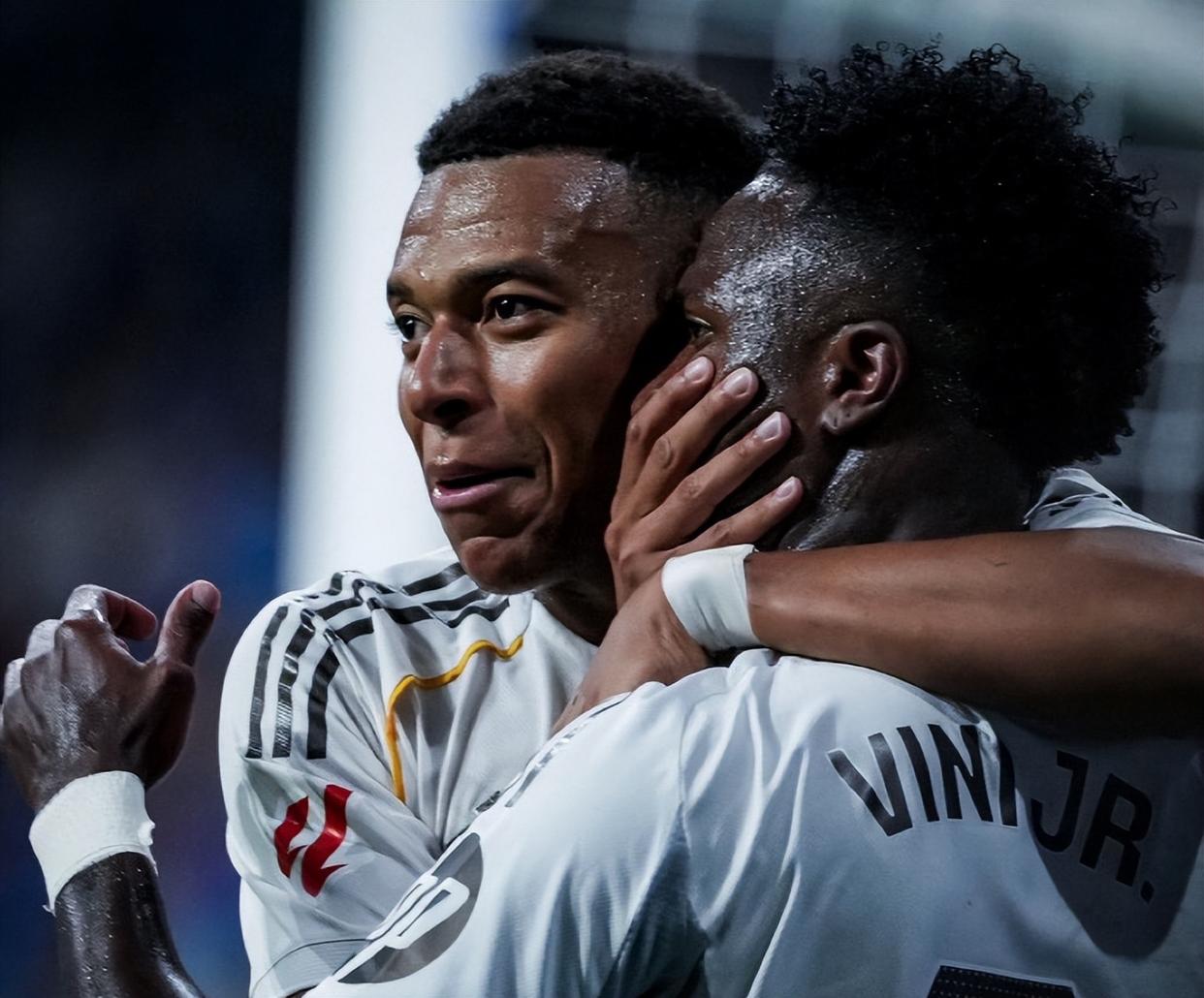 九游娱乐-包含转会期欧冠焦点战，北京国安单刀错失，悬念犹存，数据趋势出现新变化的词条